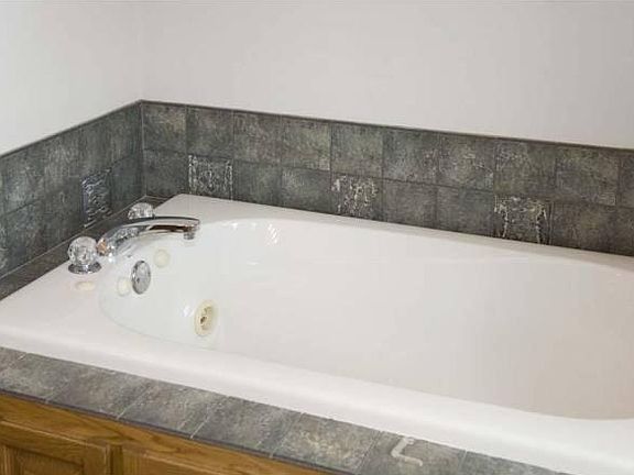 Jetted Tub in Master BR