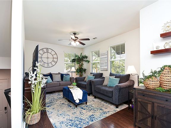 4th image of 44942 Bellflower Ln