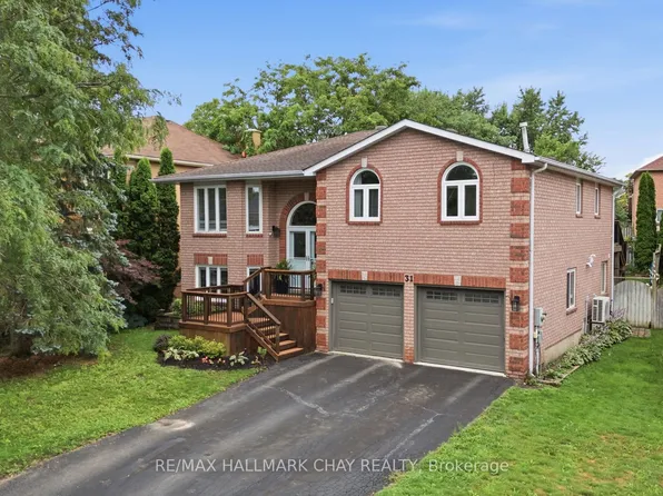 31 Falling Brook Dr, Barrie, ON L4N 7E9