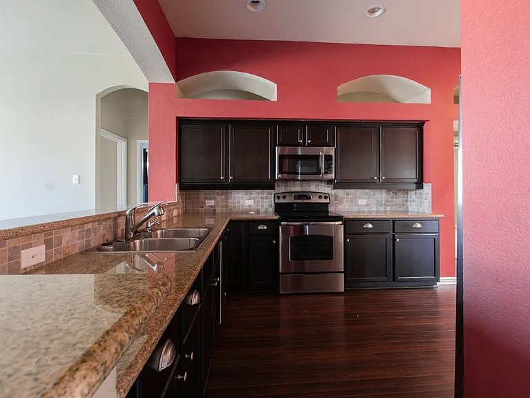 3505 Castleton Dr — Photo 11