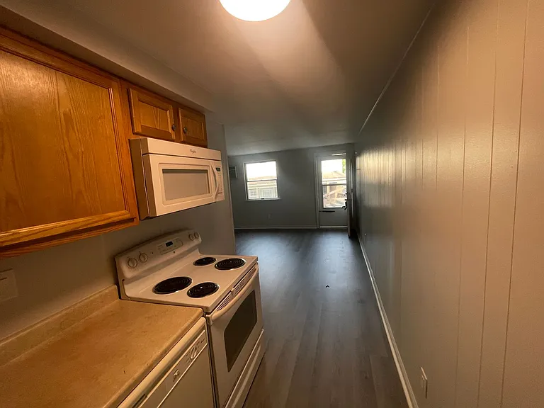 606 Millers Run Rd — Photo 10