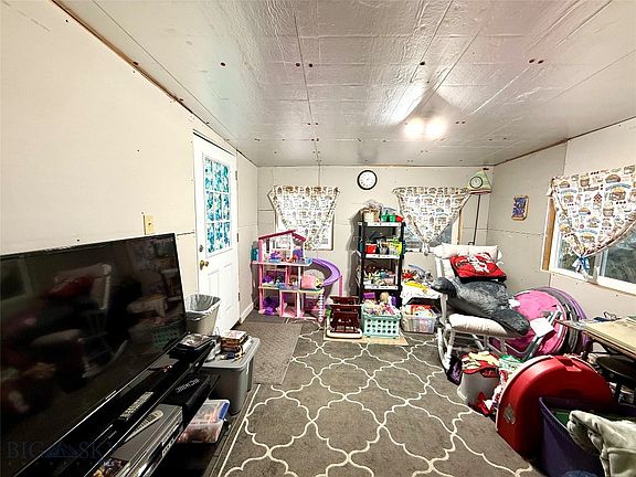 2nd image of 1109 Kentucky St