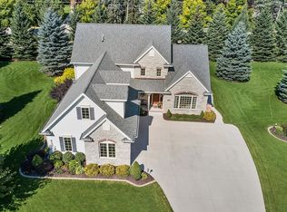 3202 Pheasant Ln, Manitowoc, WI 54220