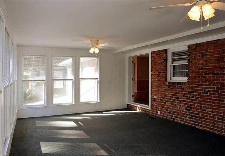 1278 Fairhill Ln NE — Photo 3