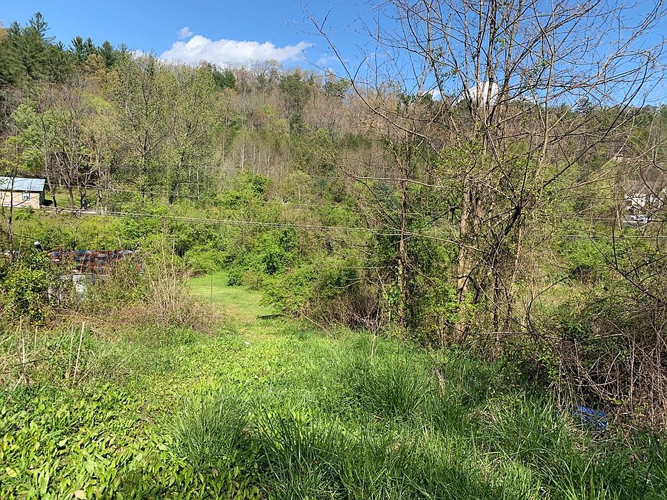 2nd image of 325 Eller Branch Rd