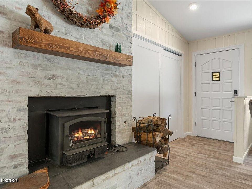べんじゃみん! 226 S Benjamin Dr, Stateline, NV 89449 | Zillow