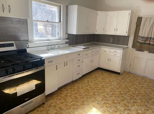 218 W Sheridan Rd, Petersburg, IL 62675