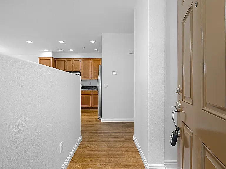 844 Covington Ave — Photo 2