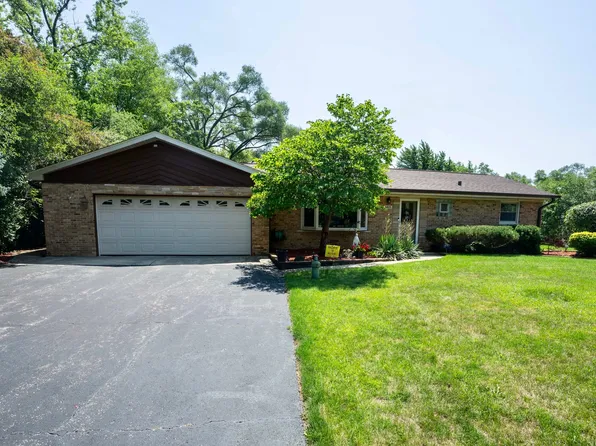 7N025 Harvey Rd, Medinah, IL 60157