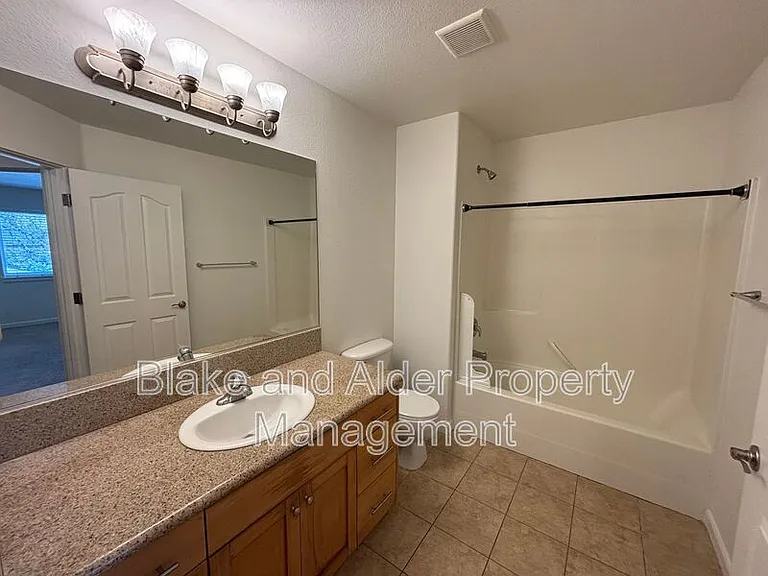 345 Norway St NE — Photo 41