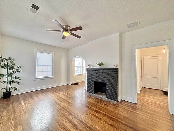 3rd image of 758 N Hollywood St