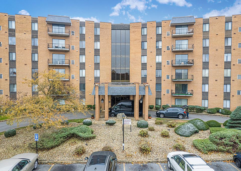 900 W Sunset Dr APT 103, Glenwood, IL 60425 Zillow