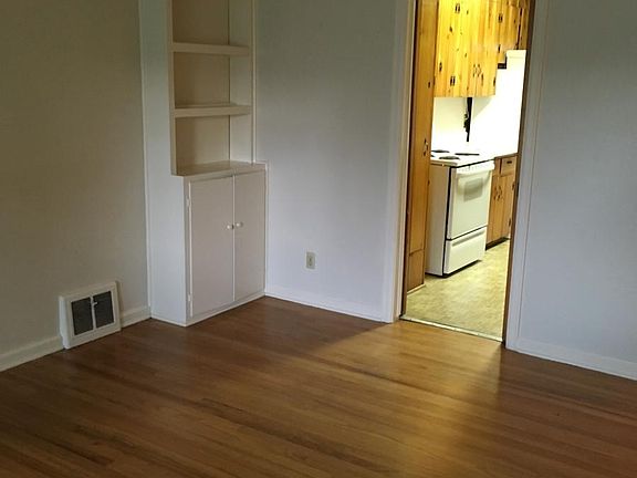 LIVING ROOM LOOKING KITCHEN