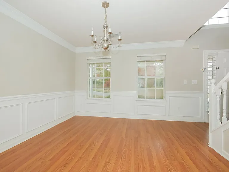 112 Garrison Ln — Photo 8