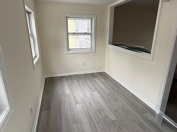 4th image of 319 Southside Ave