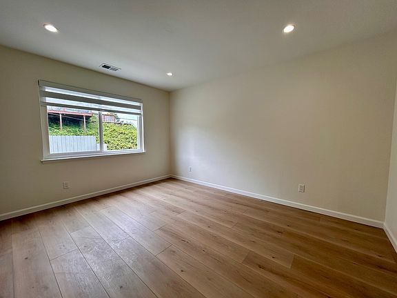 5th image of 114 Saint Francis Blvd #1