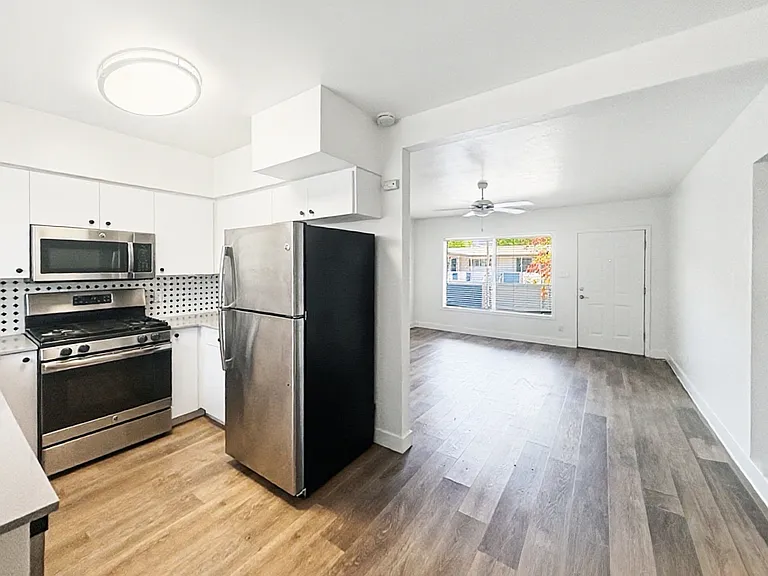 337 W Pasadena Ave #11 — Photo 5