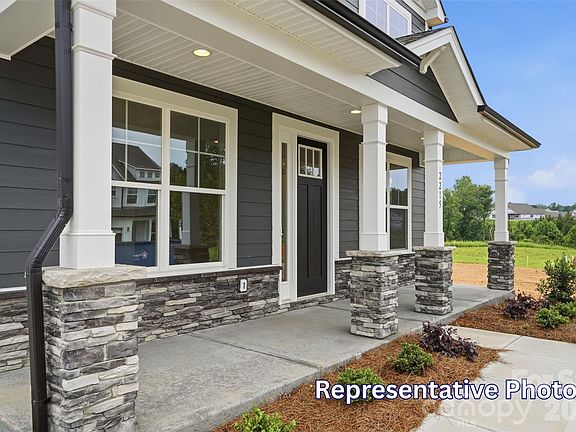 3rd image of 2215 Caravan Ln