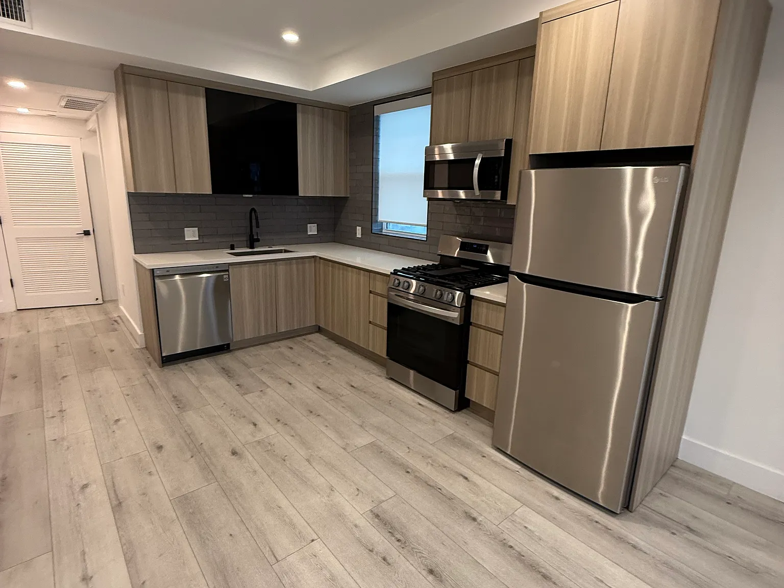 Studio, 502 sqft, $1,895 — Photo 4