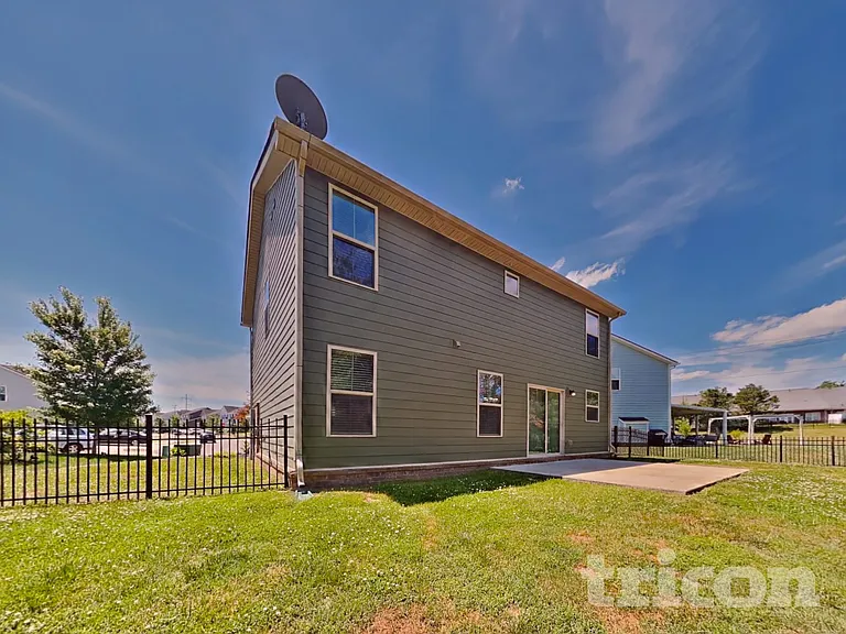 306 Heroit Ct — Photo 15