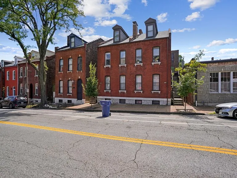 1014 Russell Blvd #B — Photo 19