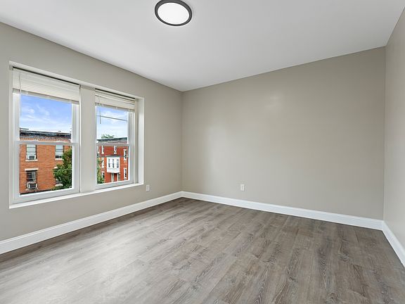 5th image of 1517 W Westmoreland St Floor 3