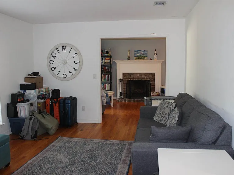 334 Jamaica Way — Photo 4