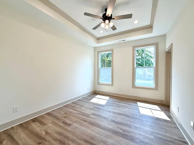 489 S Main St — Photo 28