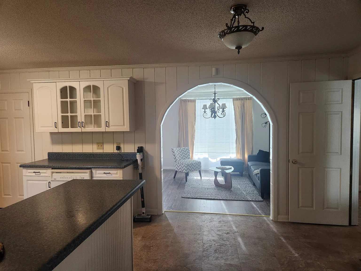 3 bed, 1912 sqft, $2,600 — Photo 3