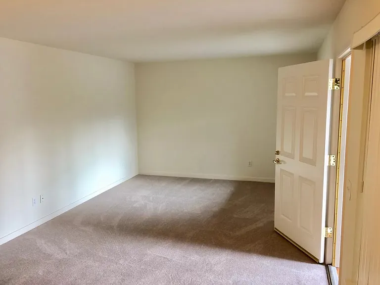 1020 Florence Ln #14 — Photo 2
