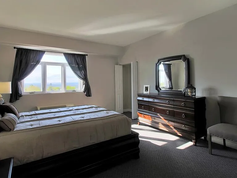 685 W Broadway #7J — Photo 1