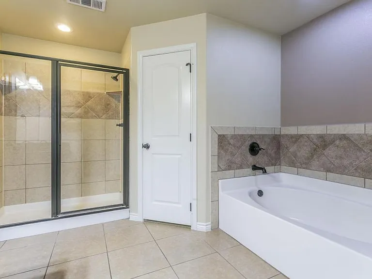 1200 Vanguard Ln — Photo 12