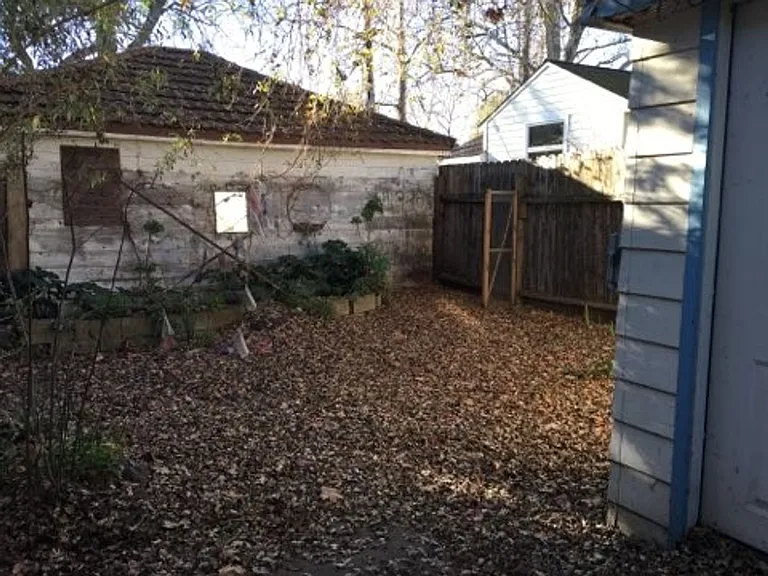 647 D St — Photo 9