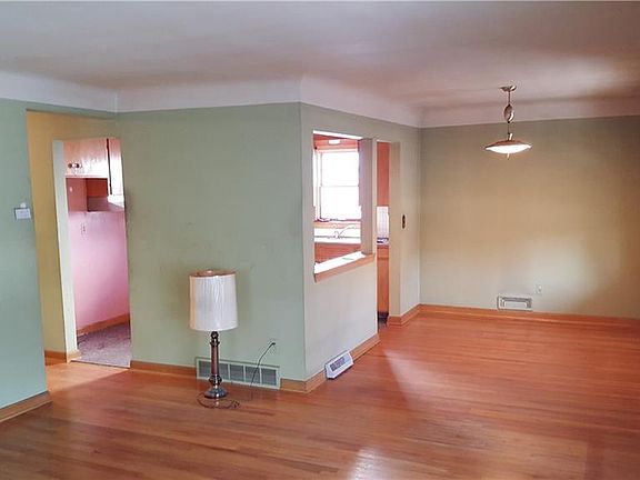 2nd image of 3010 Stanfield Dr