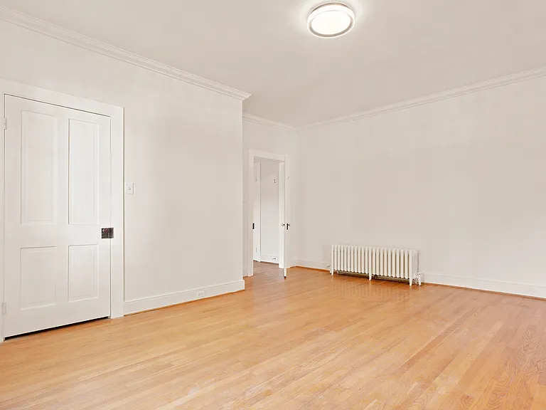 209 N Washington St — Photo 20