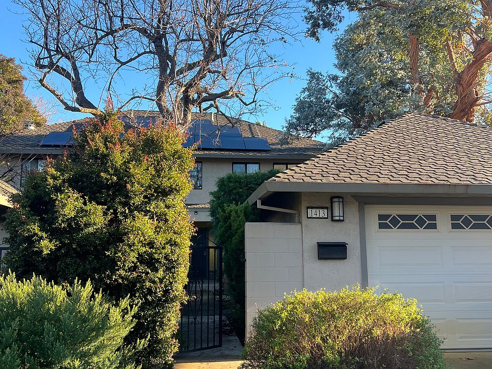 Front of the property, tucked in nicely from the street