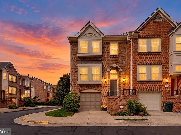 2nd image of 8020 Merry Oaks Ct