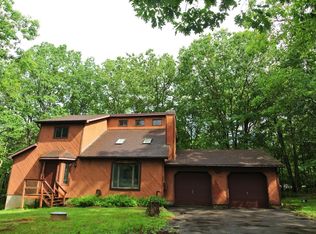 503 Gandolf Rd, Tamiment, PA 18371