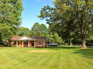 100 Peachtree Ct, Matthews, NC 28104