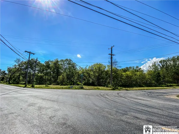 13638 Bloomingdale Rd #20, Akron, NY 14001