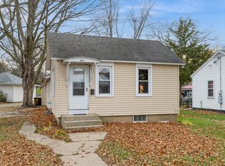 201 W 5th St, Prophetstown, IL 61277