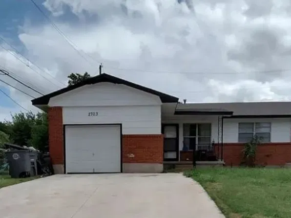 2703 NW 46th St, Lawton, OK 73505