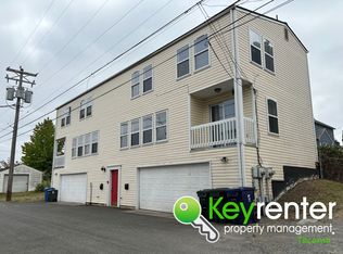 613 S 27th St, Tacoma, WA 98405