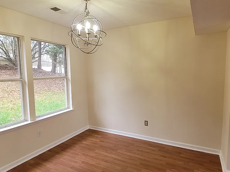 2082 Montgomery Trl — Photo 5