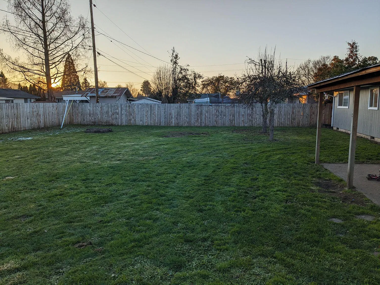 3 bed, 1.5 bath, 1228 sqft, $2,000 — Photo 3