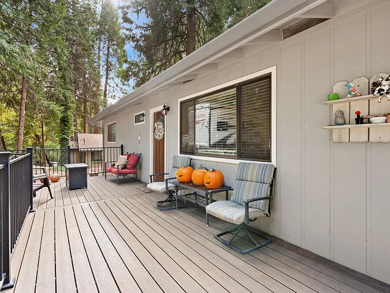 2752 Douglas Fir Dr — Photo 5