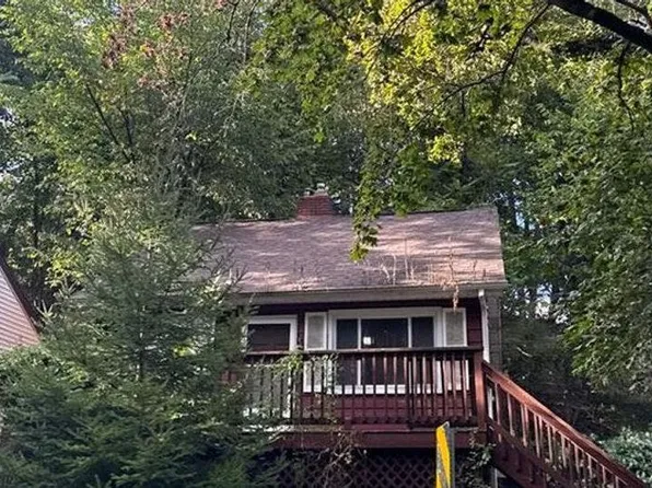 1051 Geyer Rd, Pittsburgh, PA 15209