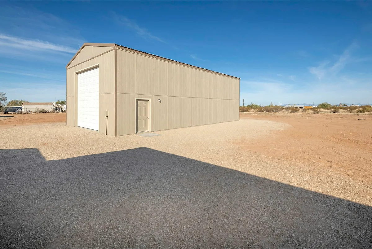 Building Photo - 22626 E Sahara Dr