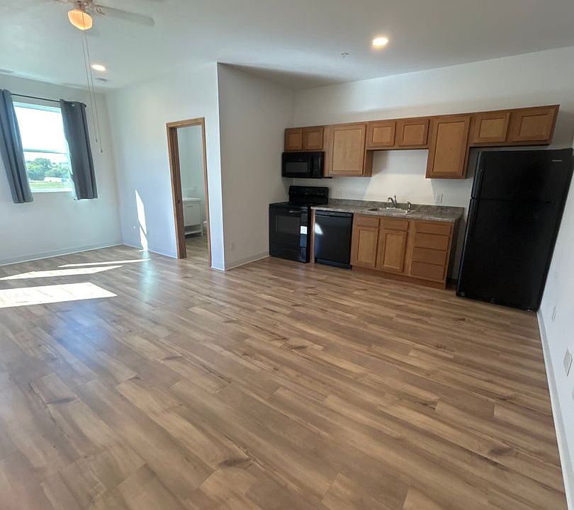 1st image of 401 1st Ave #24