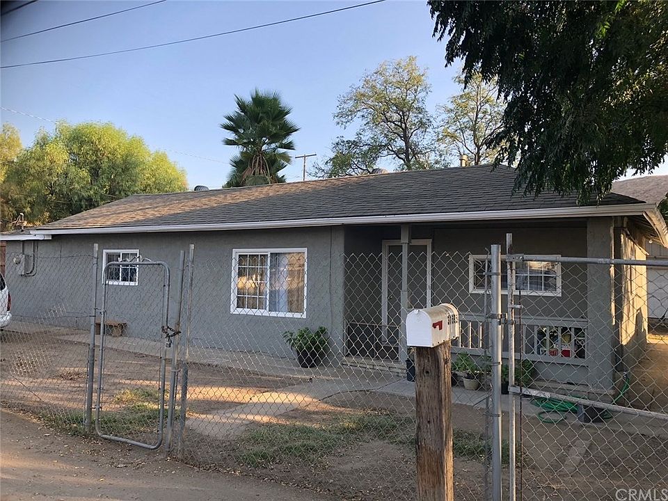 1st image of 31595 Wakefield Ave